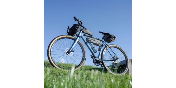 Fedezd fel a Topeak Bikepacking Táskákat a Gepida Cassis Gravel Kerékpárral!